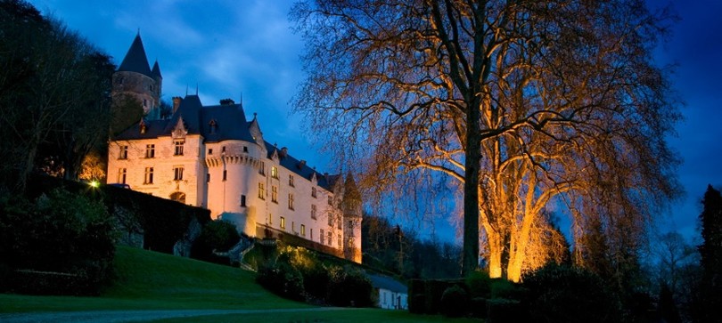 Halte vers à midi au Château de Chissay
