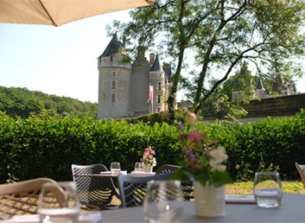 Déjeuner à l’Auberge de Montpoupon