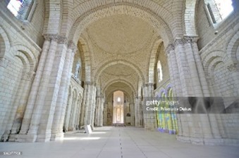 12h00 - Concert – chants grégoriens et religieux par la Chorale Contrepoint de Saumur.
